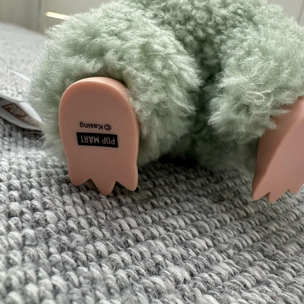 100% authentic Labubu Green - Picture 4 of 4